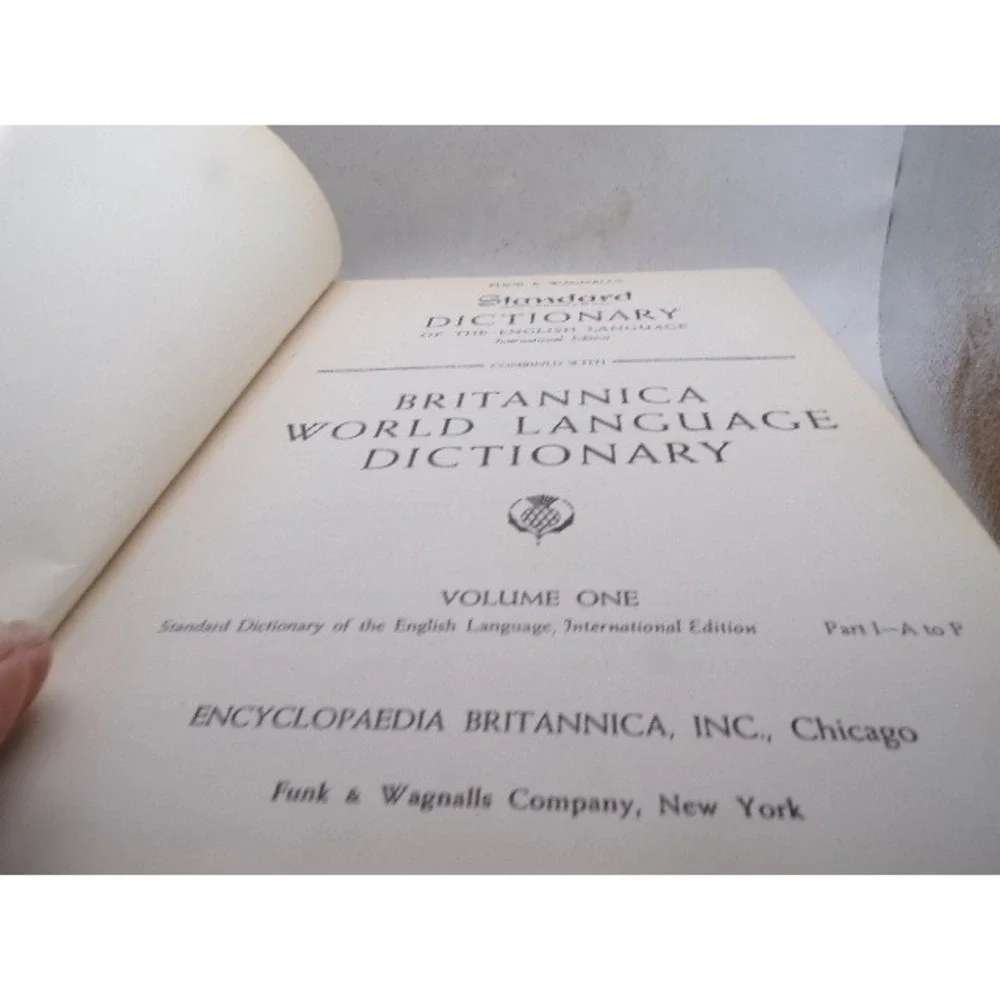 1960 Britannica World Language Dictionary Set Vol 1 & 2 Funk Wagnalls Burgundy